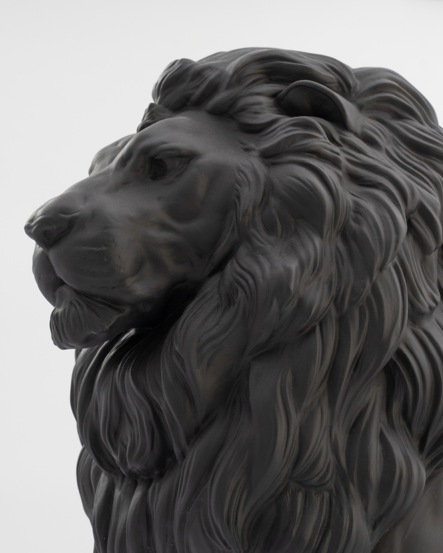 Скульптура царя джунглей