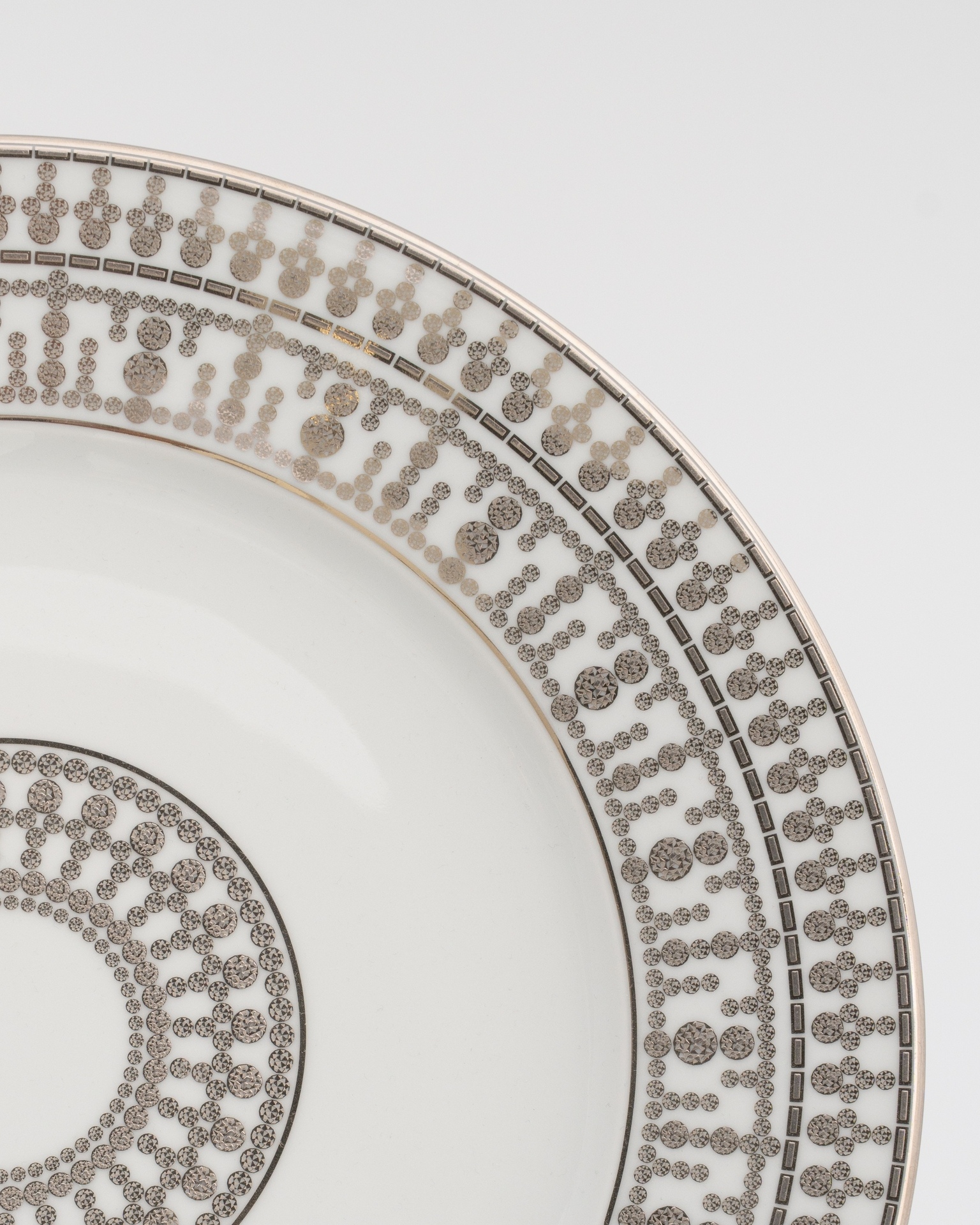 Тиара белая/платиновая